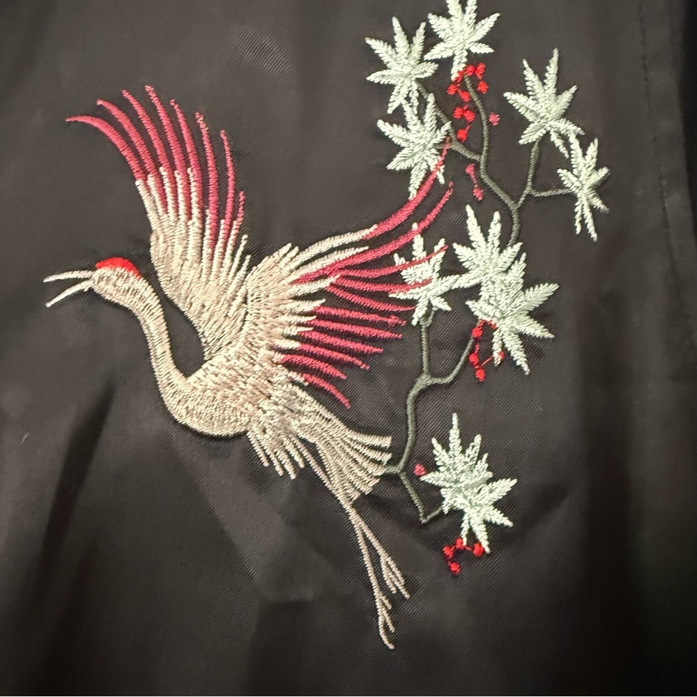 EUC Vintage Style Sukajan Bomber 🕊️ LU NYC Embroidered Crane Satin Jacket Y2K - Picture 4 of 8